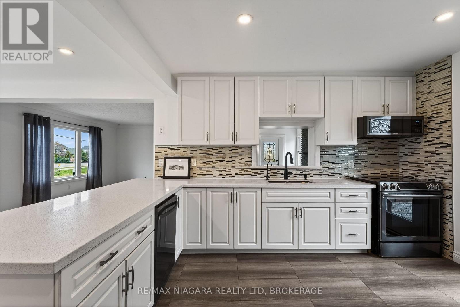 4284 Fly Road, Lincoln, Ontario  L0R 1G0 - Photo 8 - X12957084