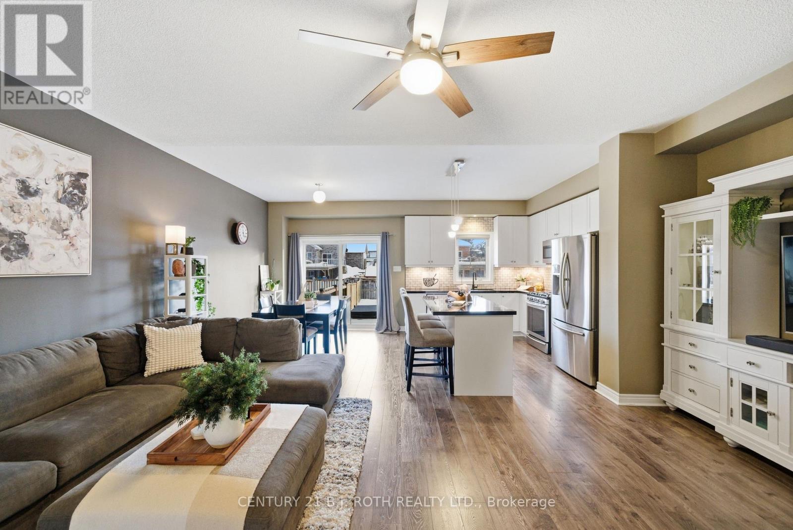 20 Bud Doucette Court, Uxbridge, Ontario  L9P 0E4 - Photo 2 - N12808910