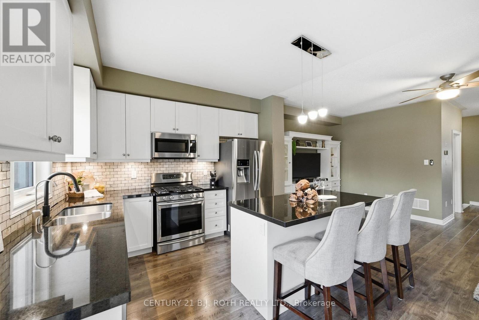 20 Bud Doucette Court, Uxbridge, Ontario  L9P 0E4 - Photo 7 - N12808910