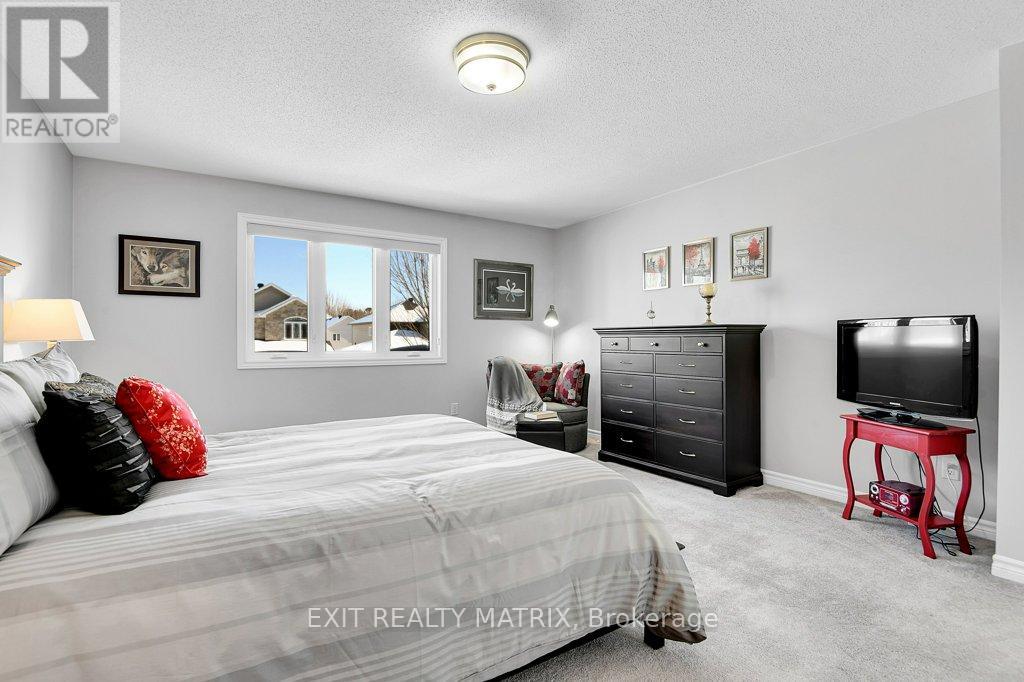 106 Cobblestone Drive, Russell, Ontario  K4R 0B2 - Photo 19 - X12894758