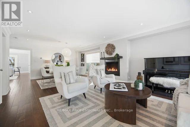 12 Walford Road, Toronto, Ontario  M8X 2P1 - Photo 8 - W12957056