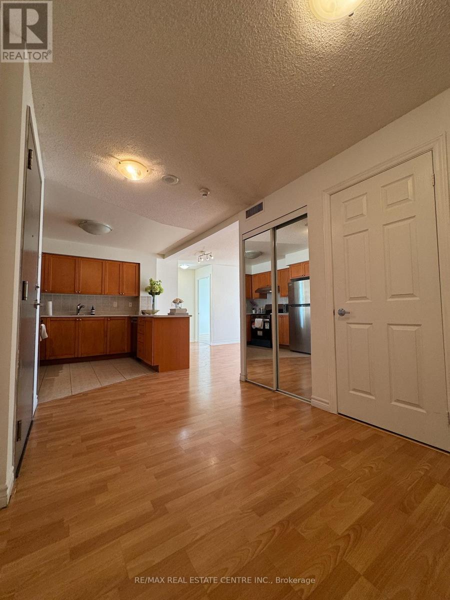 834 - 3888 Duke Of York Blvd Boulevard, Mississauga, Ontario  L5C 1Z5 - Photo 13 - W12957068