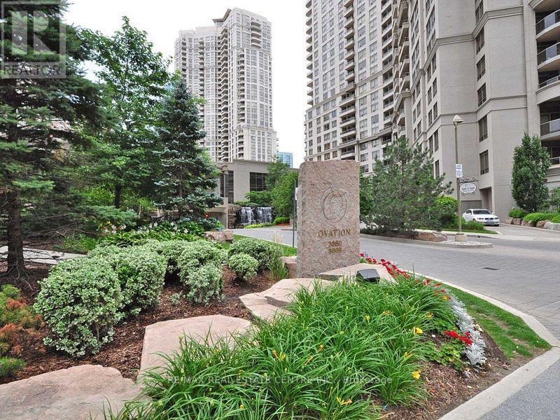 834 - 3888 Duke Of York Blvd Boulevard, Mississauga, Ontario  L5C 1Z5 - Photo 4 - W12957068