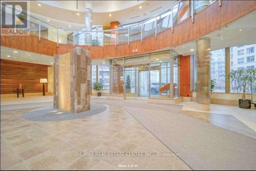 834 - 3888 Duke Of York Blvd Boulevard, Mississauga, Ontario  L5C 1Z5 - Photo 6 - W12957068