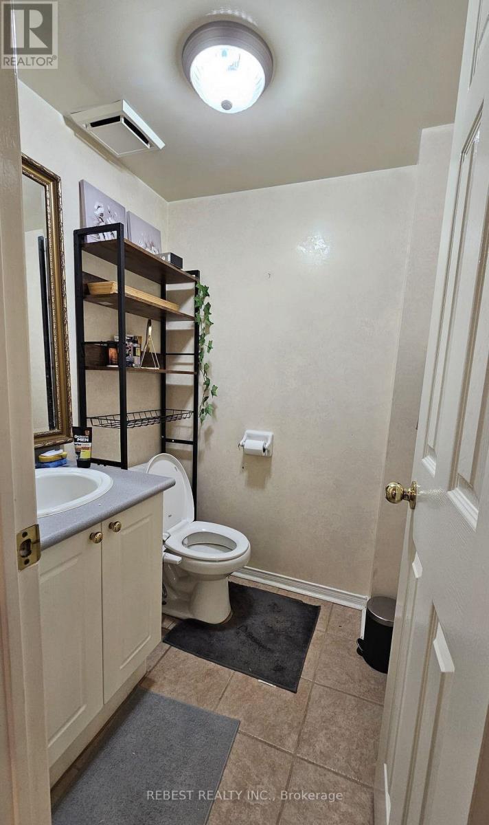 8 Treepark Street, Brampton, Ontario  L6R 1T3 - Photo 11 - W12957098