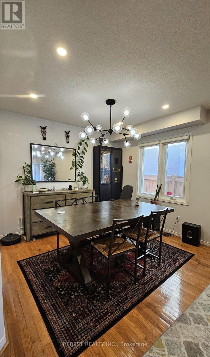 8 Treepark Street, Brampton, Ontario  L6R 1T3 - Photo 7 - W12957098