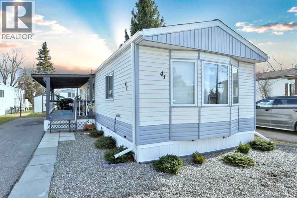 41, 2300 13 Street N, Lethbridge, Alberta  T1M 4E8 - Photo 1 - A2297477