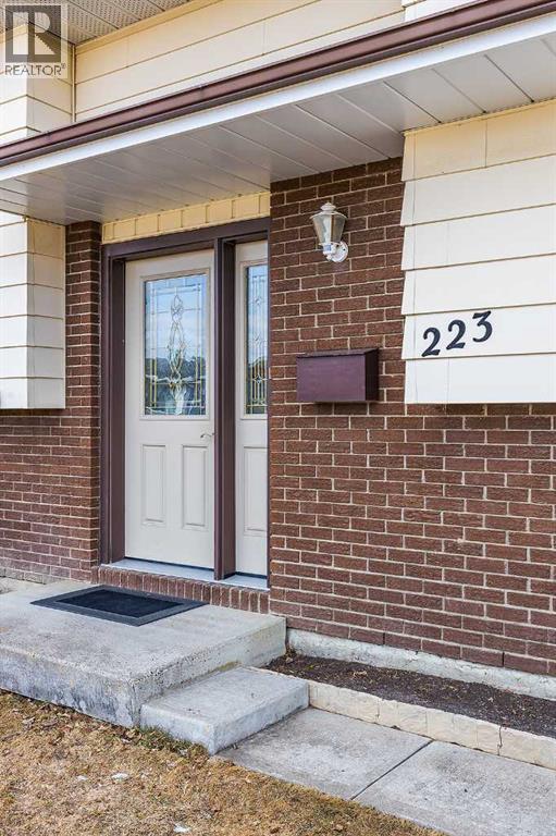 223 Sprague Way Se, Medicine Hat, Alberta  T1B 3L9 - Photo 4 - A2297991