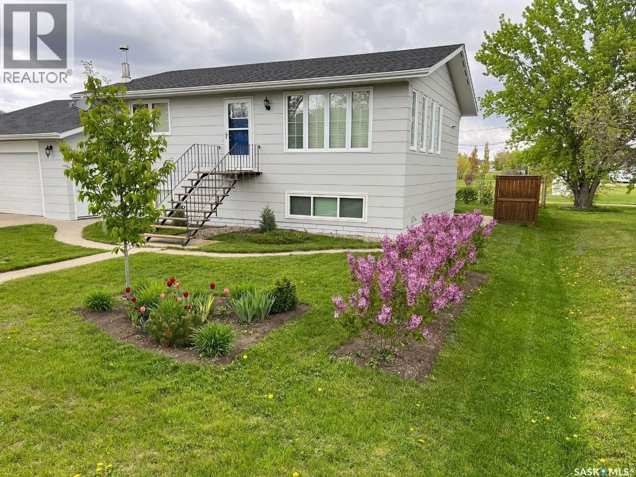 219 CEDAR CRESCENT, Caronport, Saskatchewan