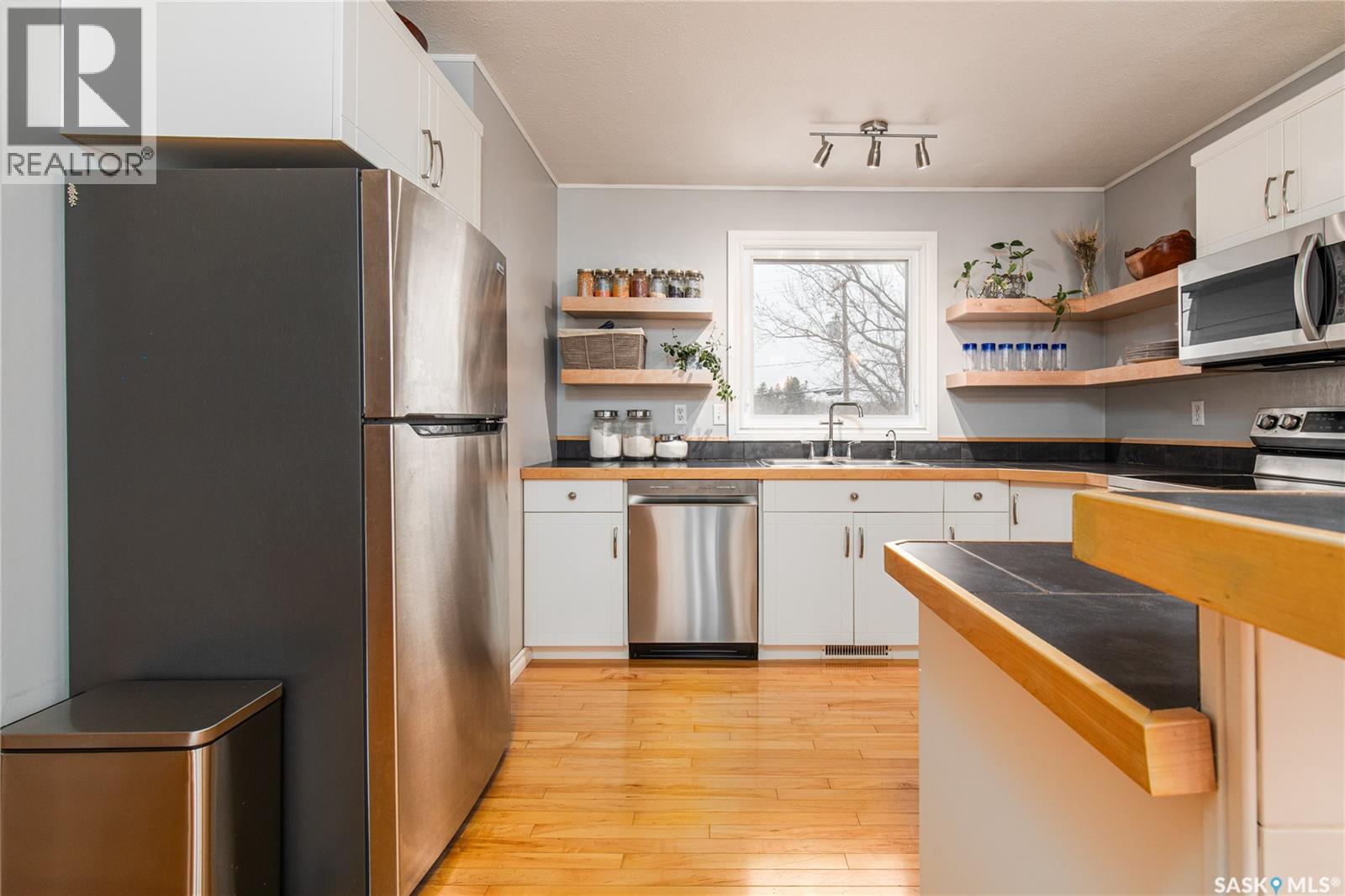 219 Cedar Crescent, Caronport, Saskatchewan  S0H 0S0 - Photo 12 - SK031915