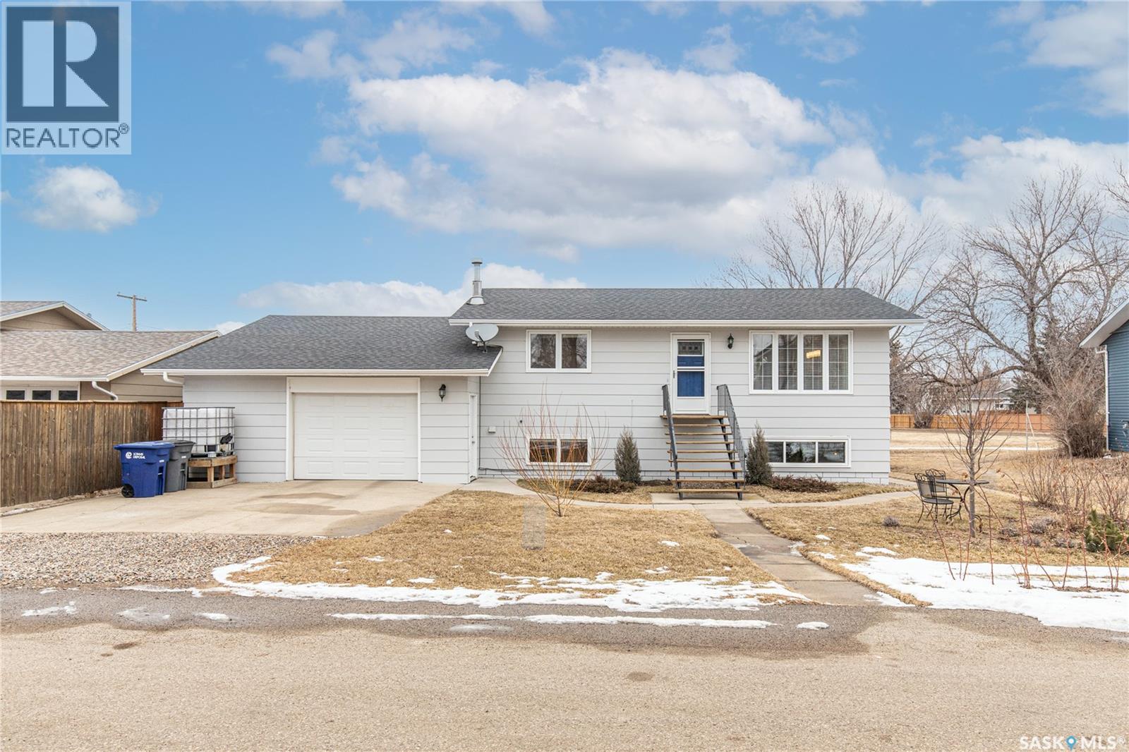 219 Cedar Crescent, Caronport, Saskatchewan  S0H 0S0 - Photo 2 - SK031915