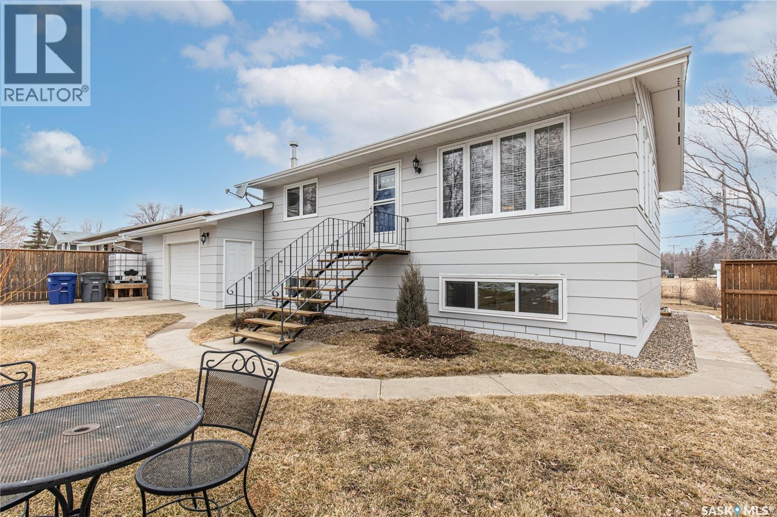 219 Cedar Crescent, Caronport, Saskatchewan  S0H 0S0 - Photo 4 - SK031915