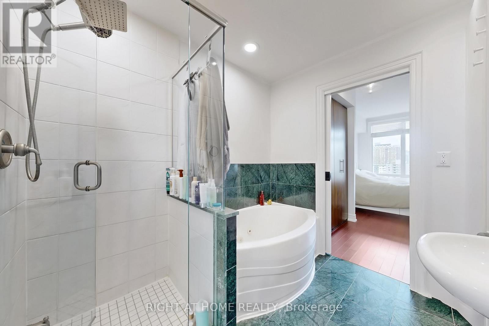 1109 - 100 Hayden Street, Toronto, Ontario  M4Y 3C7 - Photo 29 - C12938950