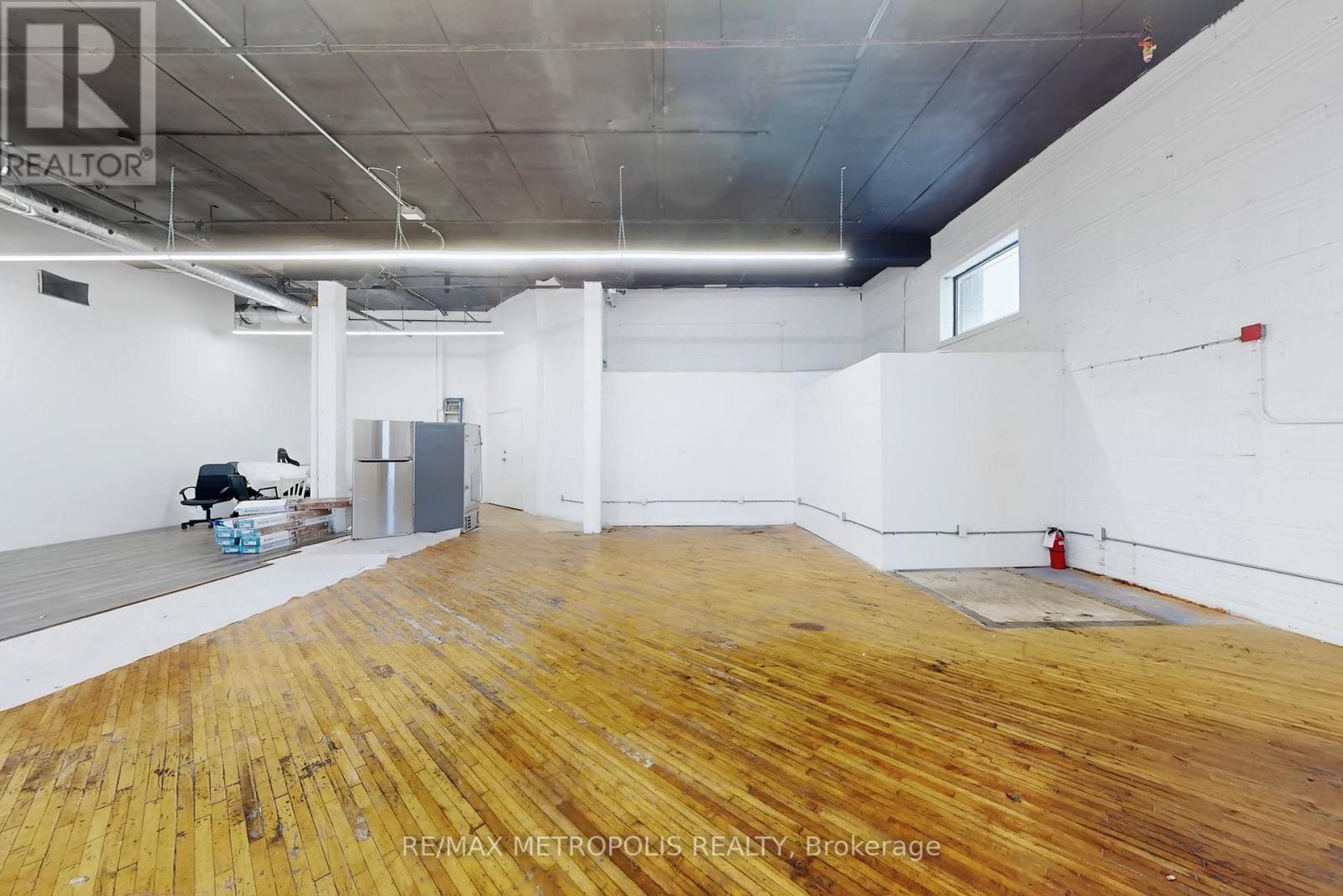 207 - 258 Wallace Avenue, Toronto (Dovercourt-Wallace Emerson-Junction), Ontario  M6P 3M9 - Photo 3 - W12936780