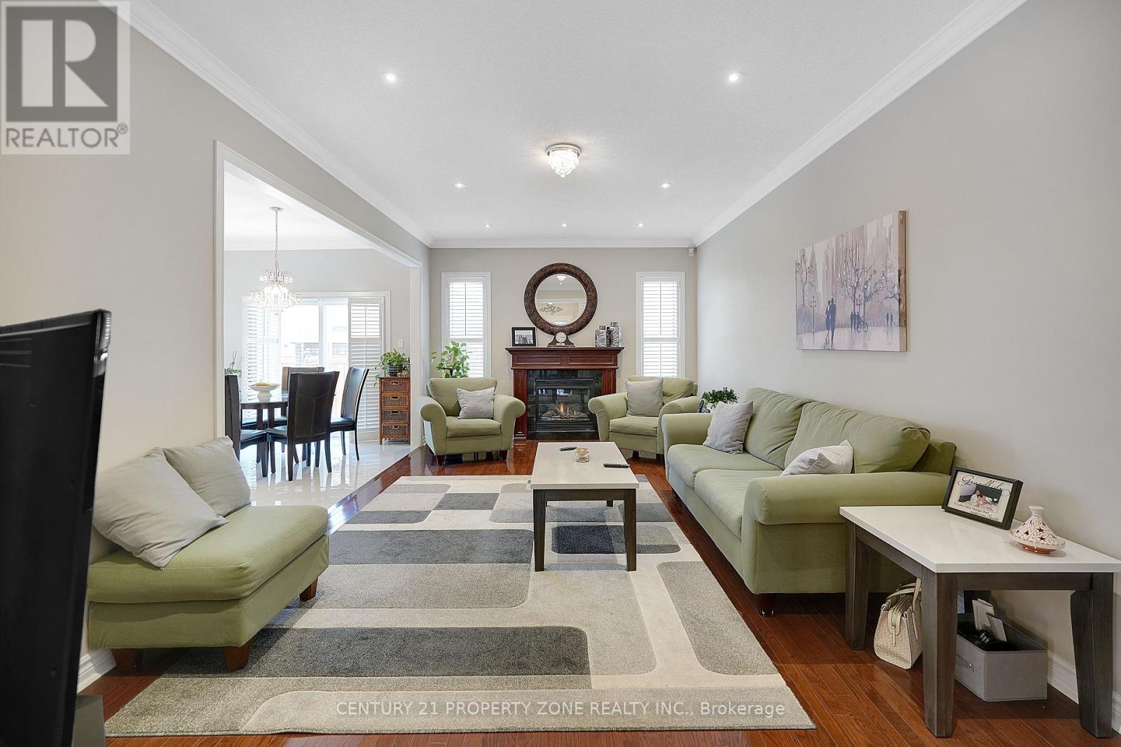 38 Castlegate Boulevard, Brampton (Bram East), Ontario  L6P 2L3 - Photo 8 - W12951540