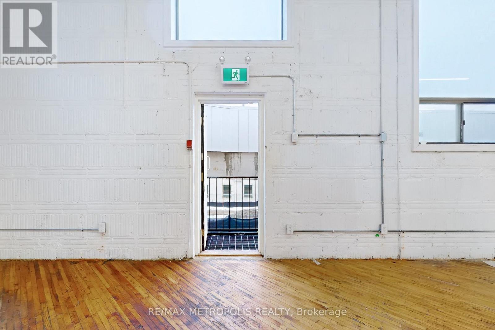 207 - 258 Wallace Avenue, Toronto (Dovercourt-Wallace Emerson-Junction), Ontario  M6P 3M9 - Photo 4 - W12936780