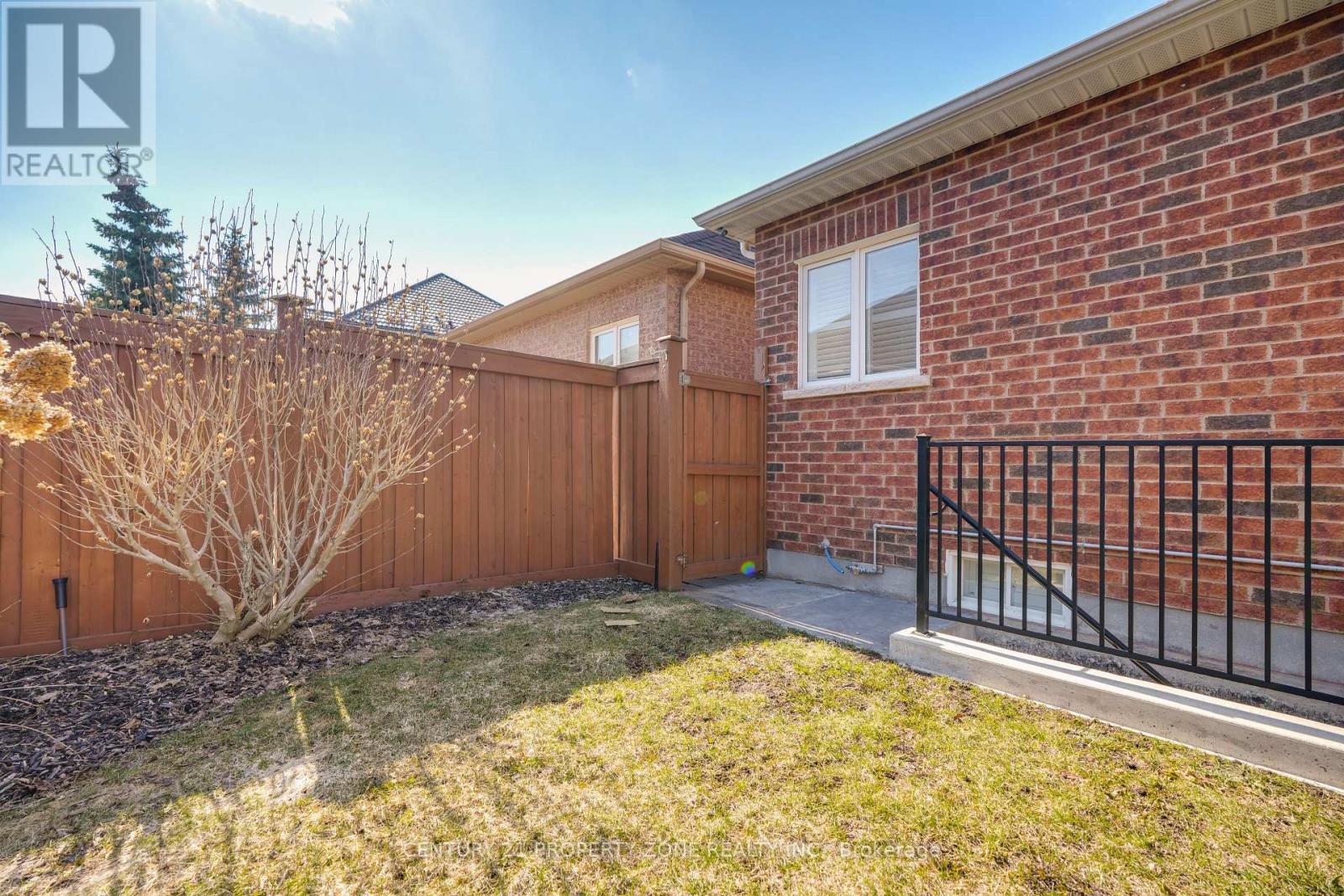 38 Castlegate Boulevard, Brampton (Bram East), Ontario  L6P 2L3 - Photo 41 - W12951540