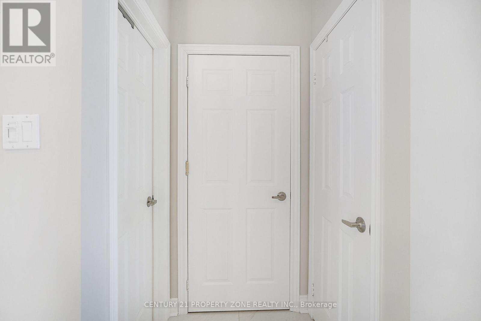 38 Castlegate Boulevard, Brampton (Bram East), Ontario  L6P 2L3 - Photo 6 - W12951540