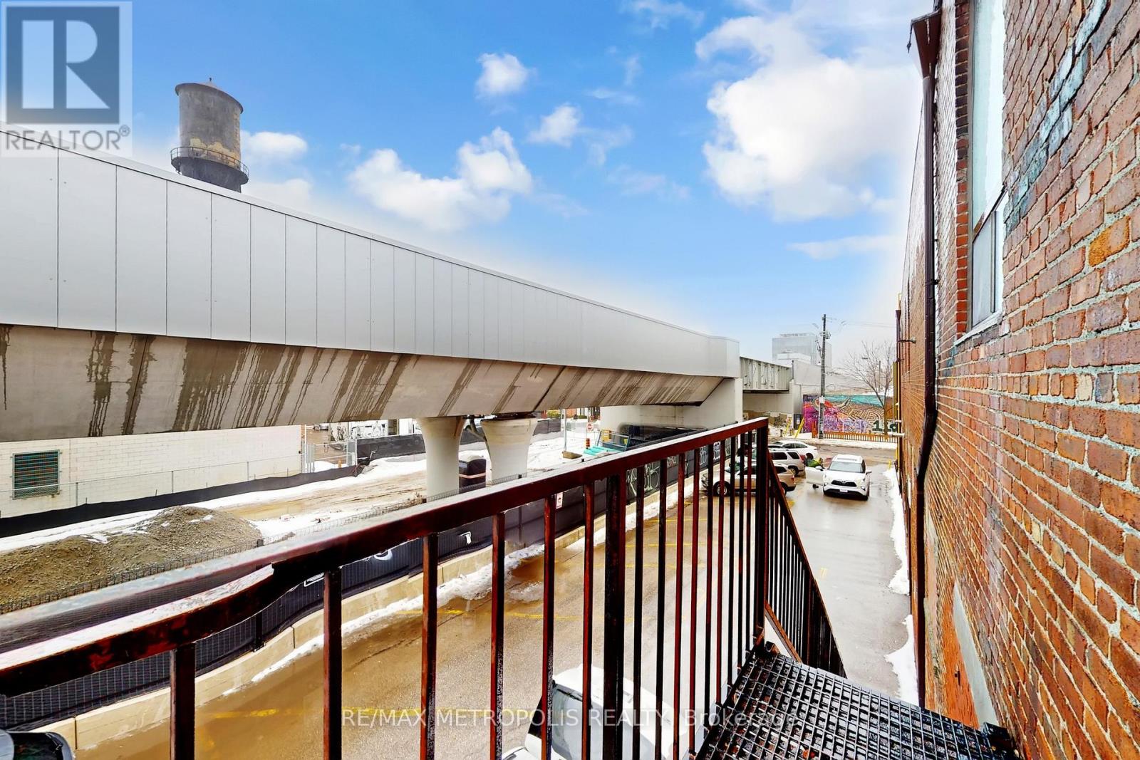 207 - 258 Wallace Avenue, Toronto (Dovercourt-Wallace Emerson-Junction), Ontario  M6P 3M9 - Photo 5 - W12936780