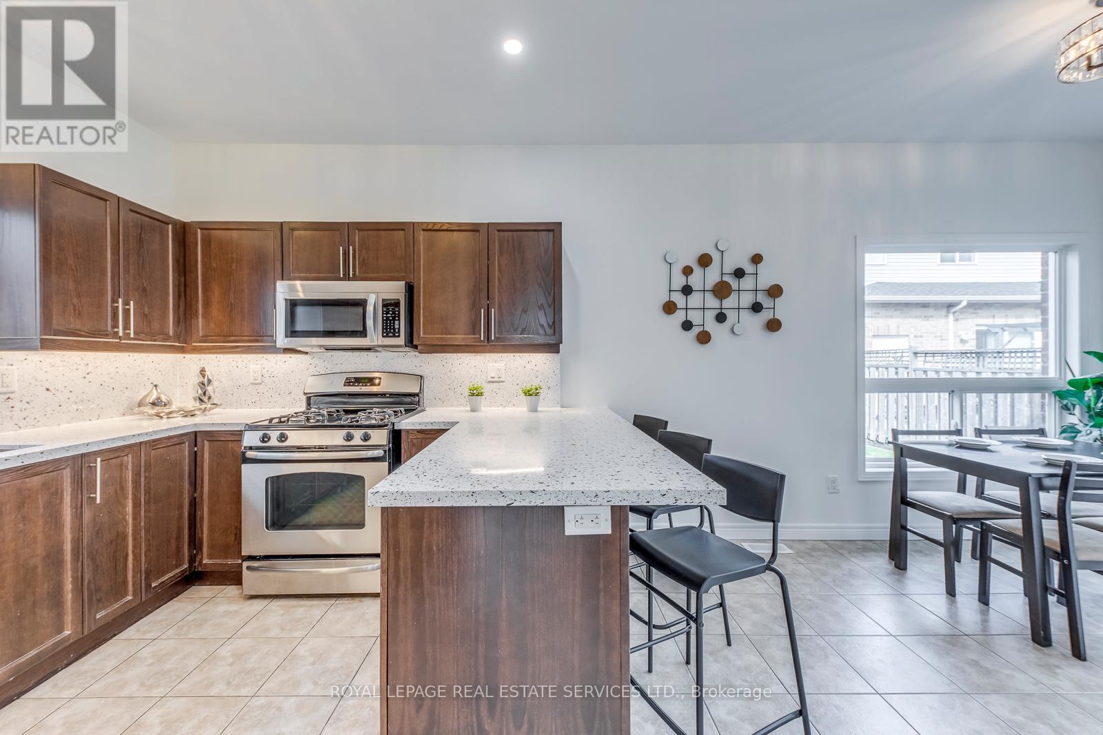 206 Brigadoon Drive, Hamilton (Gourley), Ontario  L9C 0B5 - Photo 14 - X12956946