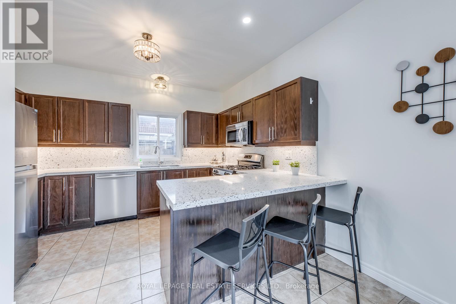 206 Brigadoon Drive, Hamilton (Gourley), Ontario  L9C 0B5 - Photo 13 - X12956946