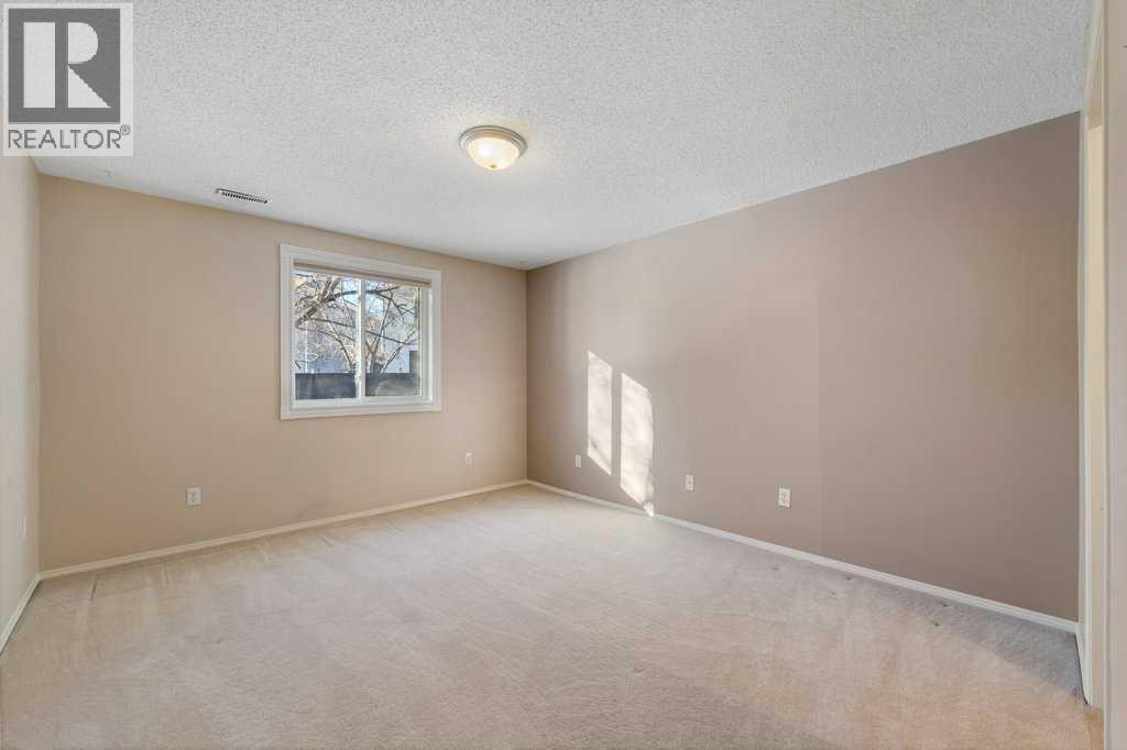 30 Douglasbank Gardens SE, Calgary, Alberta  T2Z 2C9 - Photo 36 - A2291894