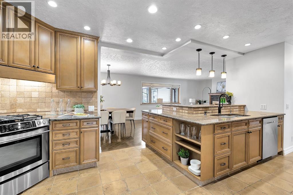 4712 Grove Hill Road SW, Calgary, Alberta  T3E 4G2 - Photo 4 - A2293617