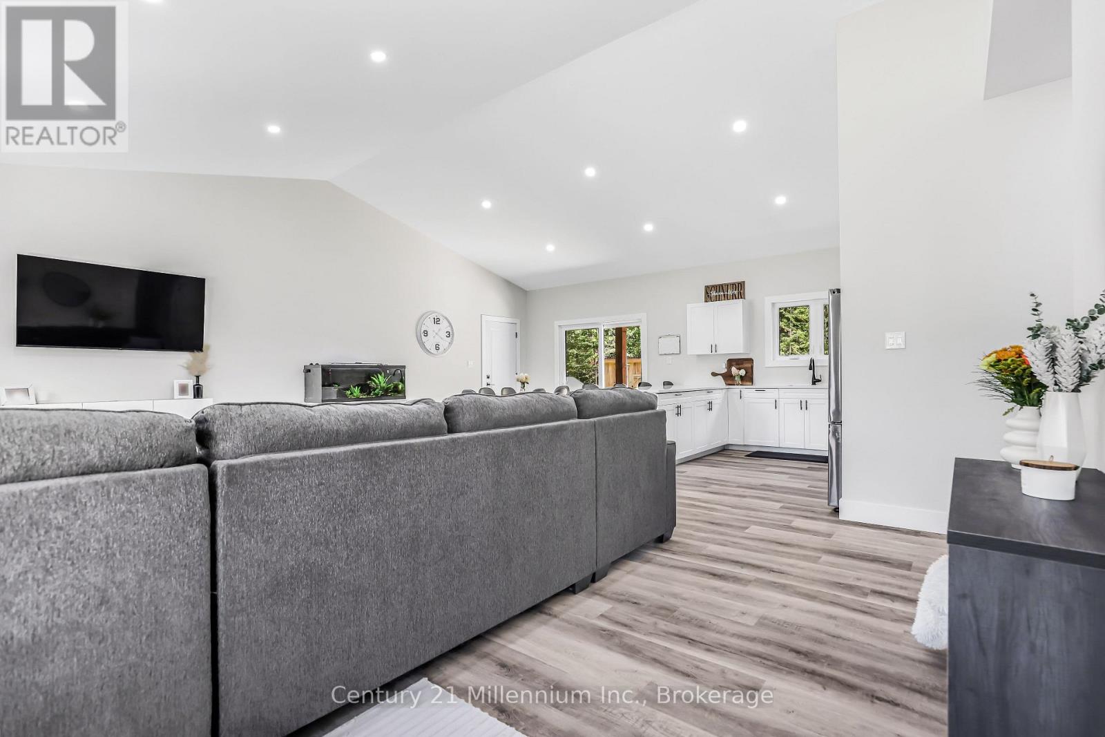 23 Hemlock Road, South Bruce Peninsula, Ontario  N0H 2T0 - Photo 12 - X12957146