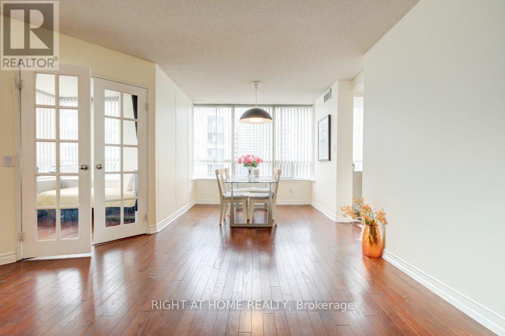 905 - 7 Bishop Avenue, Toronto, Ontario M2M 4J4 - Photo 10 - C12957110