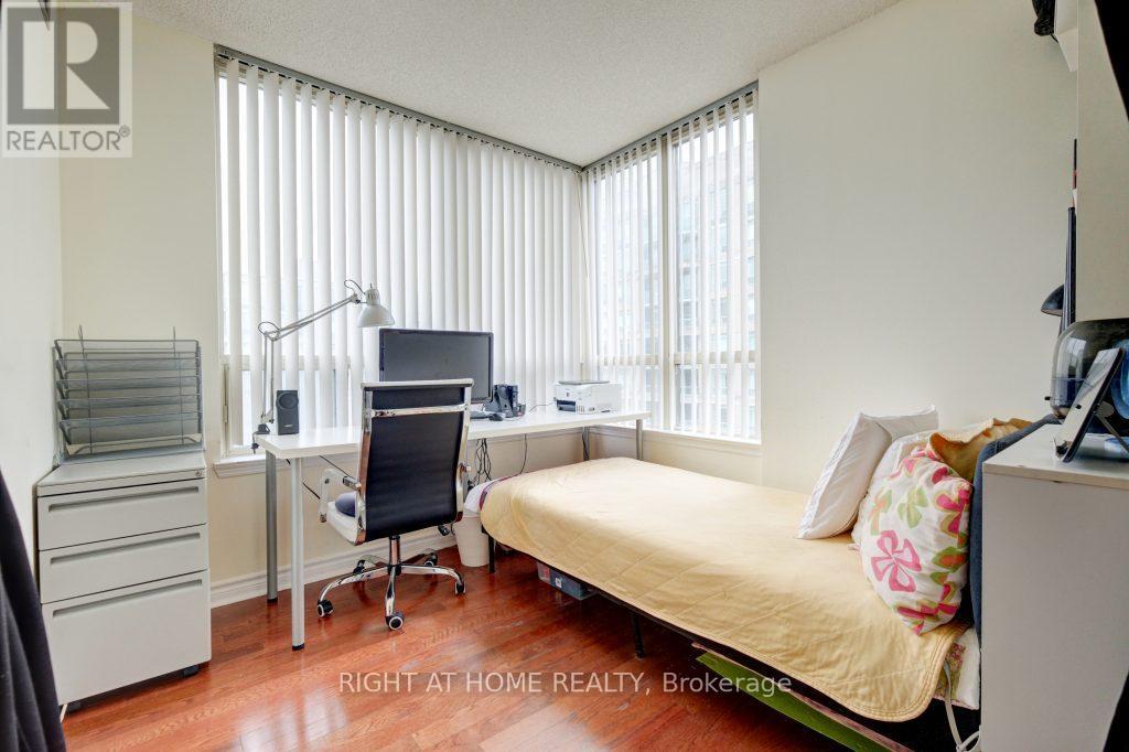 905 - 7 Bishop Avenue, Toronto, Ontario M2M 4J4 - Photo 13 - C12957110