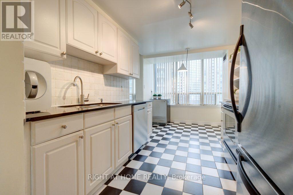 905 - 7 Bishop Avenue, Toronto, Ontario M2M 4J4 - Photo 14 - C12957110