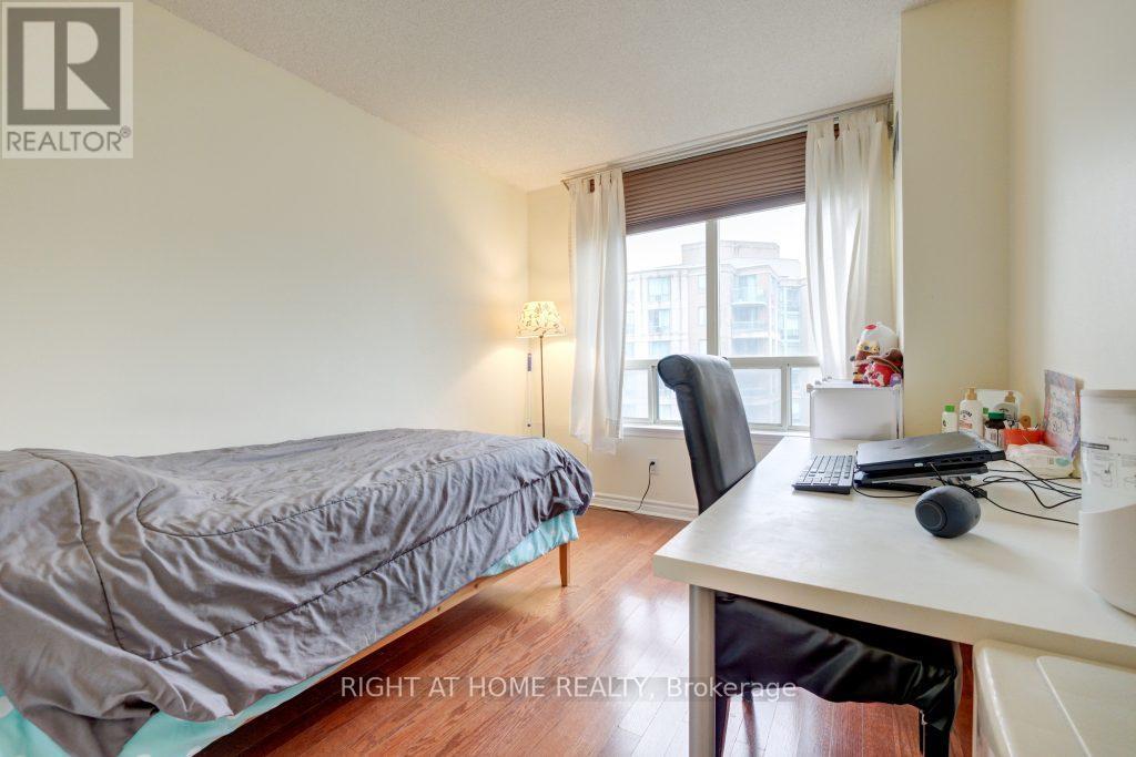 905 - 7 Bishop Avenue, Toronto, Ontario M2M 4J4 - Photo 16 - C12957110