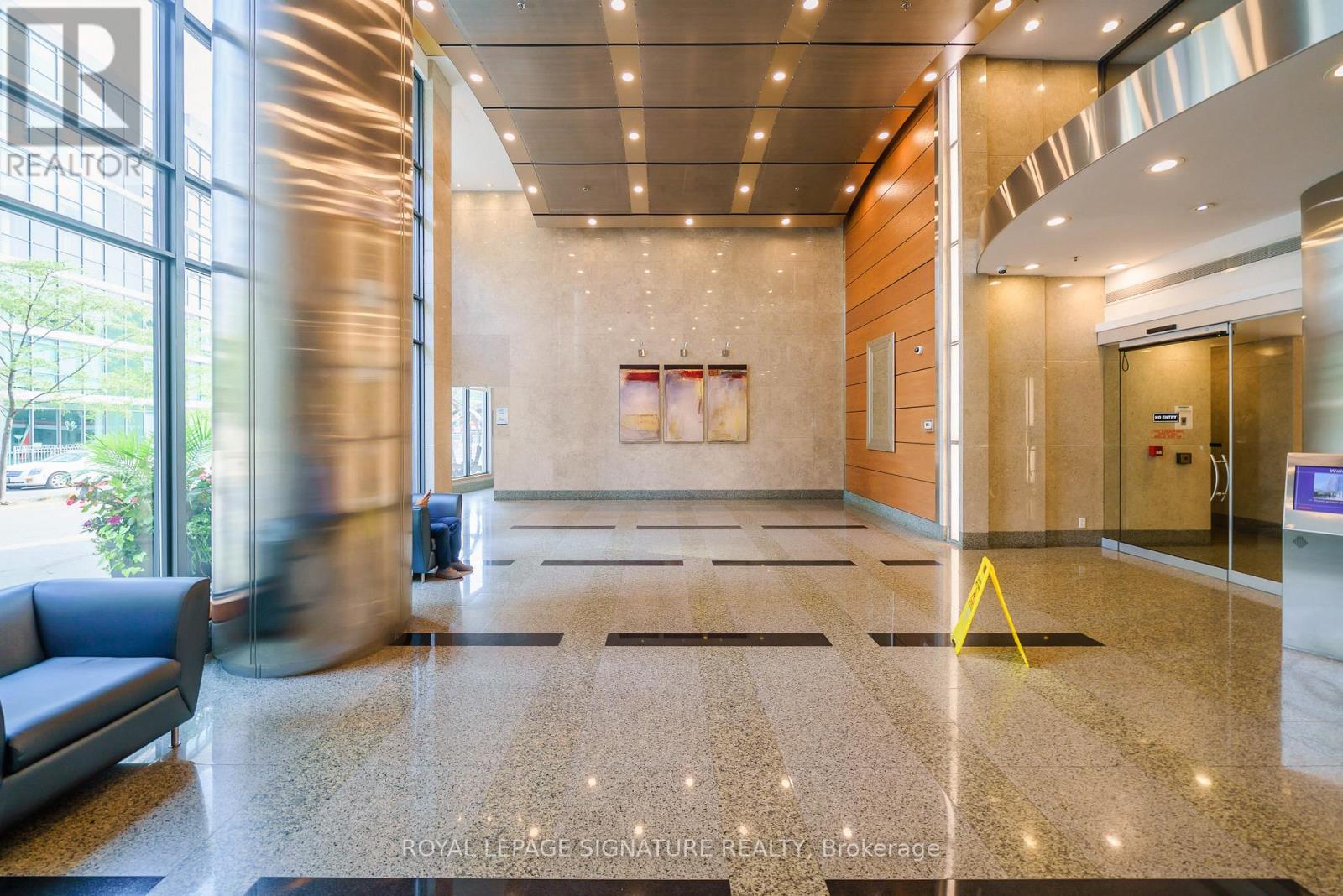 617 - 219 Fort York Boulevard, Toronto, Ontario  M5V 1B1 - Photo 10 - C12957144