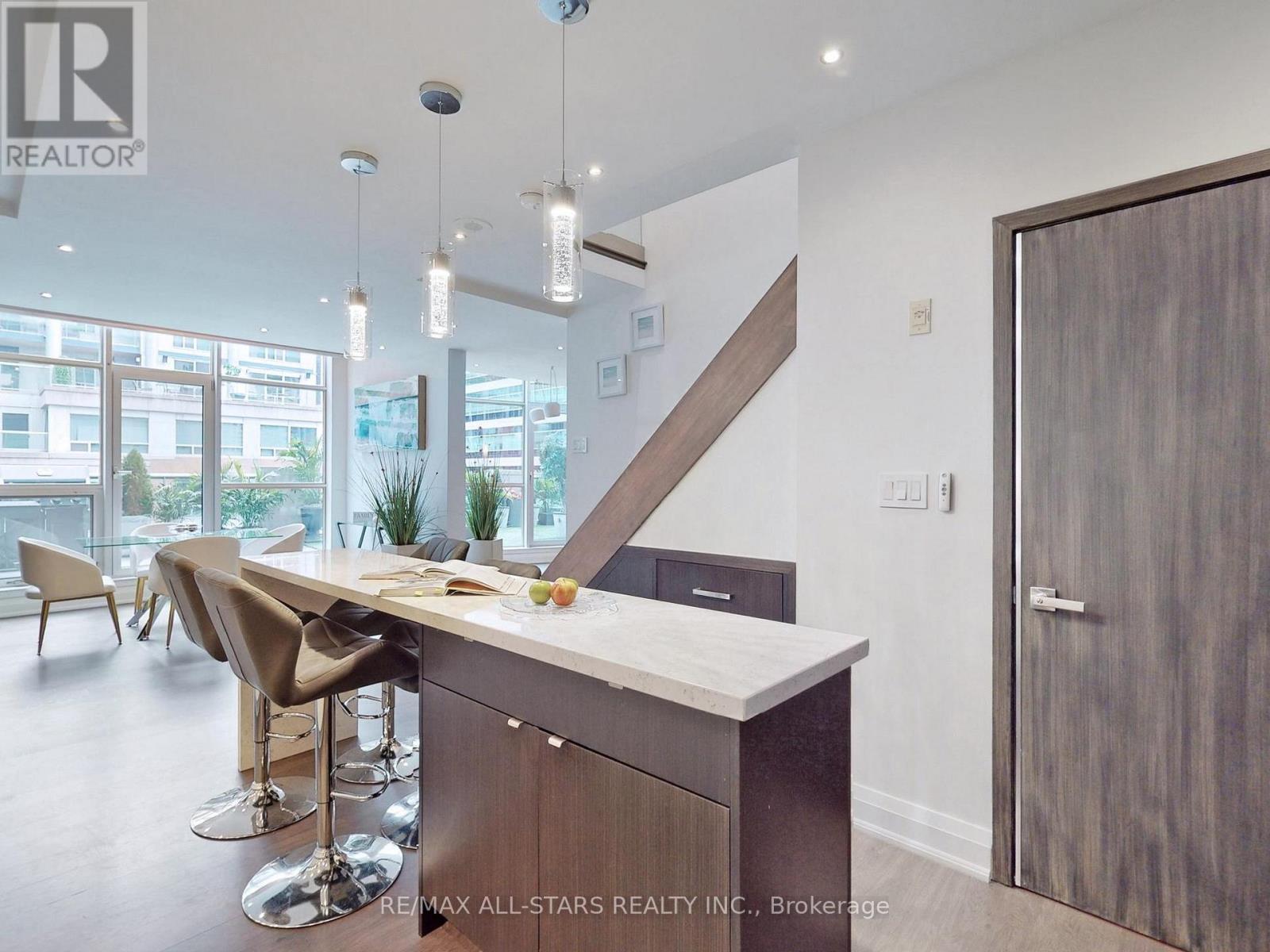 711 & 712 - 36 Blue Jays Way, Toronto, Ontario  M5V 3T3 - Photo 14 - C12957198