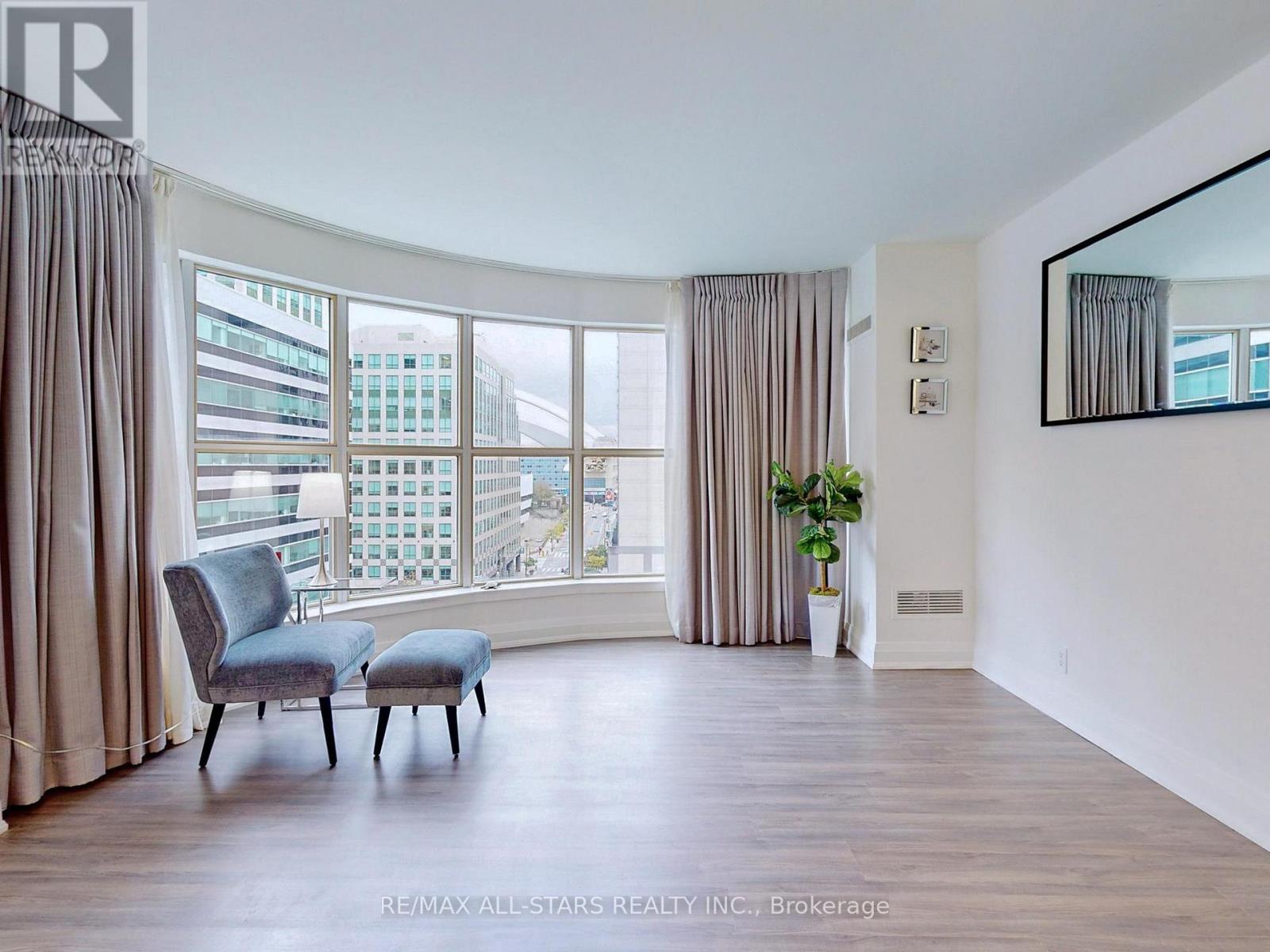 711 & 712 - 36 Blue Jays Way, Toronto, Ontario  M5V 3T3 - Photo 20 - C12957198