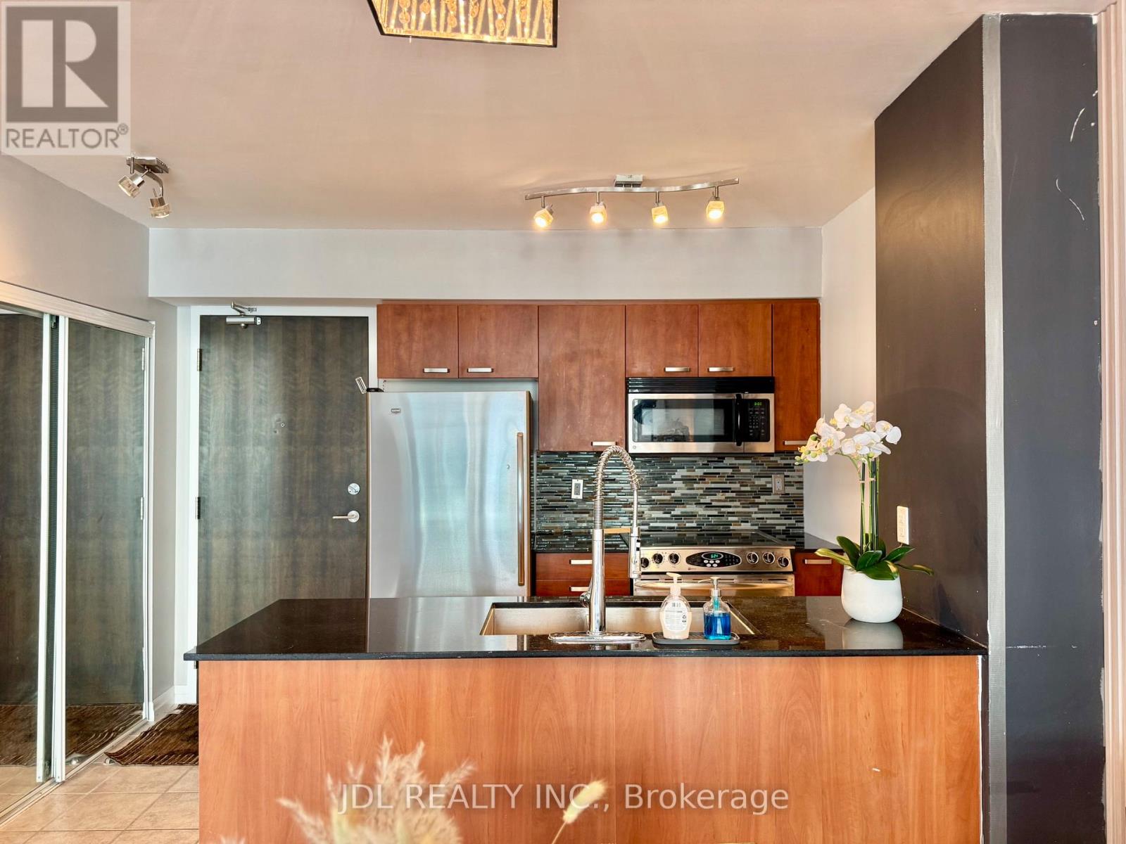 1607 - 22 Wellesley Street E, Toronto, Ontario  M4Y 1G3 - Photo 10 - C12957204