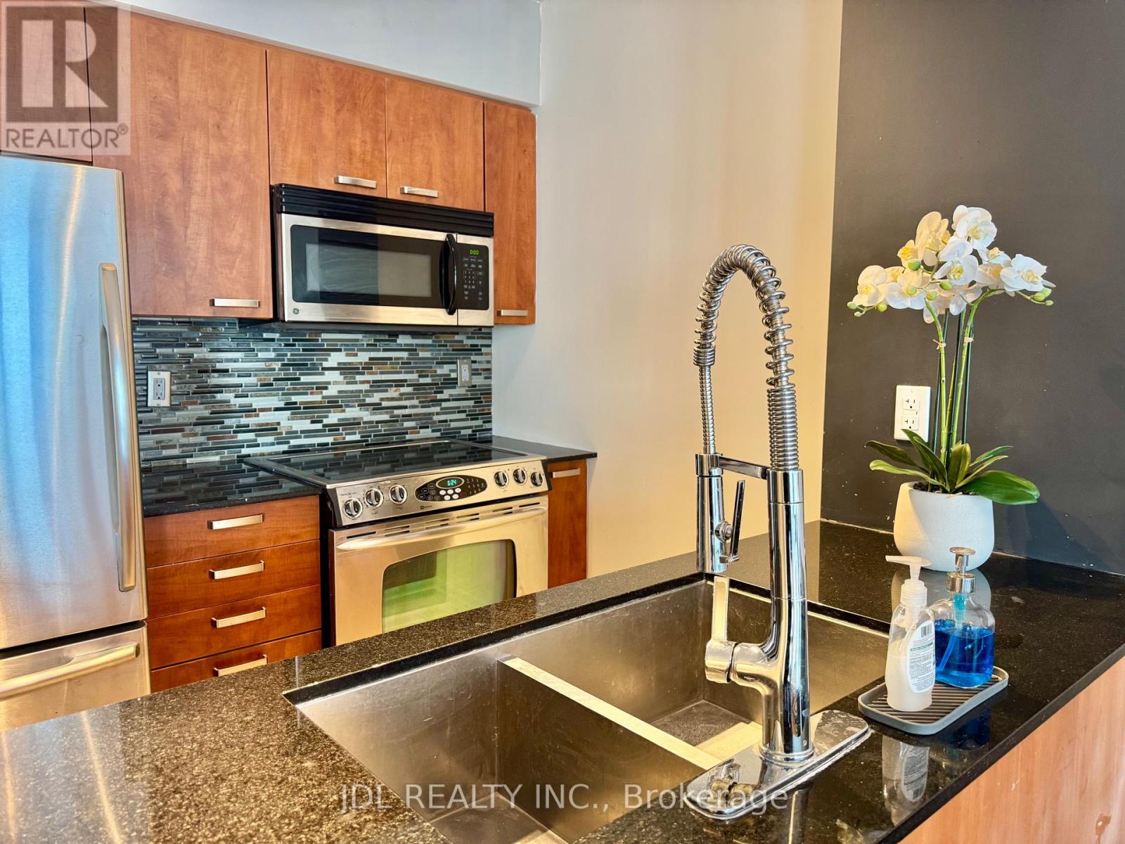 1607 - 22 Wellesley Street E, Toronto, Ontario  M4Y 1G3 - Photo 12 - C12957204