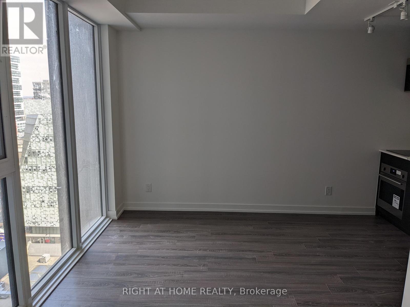 1520 - 20 Edward Street, Toronto, Ontario  M5G 0C5 - Photo 3 - C12957216