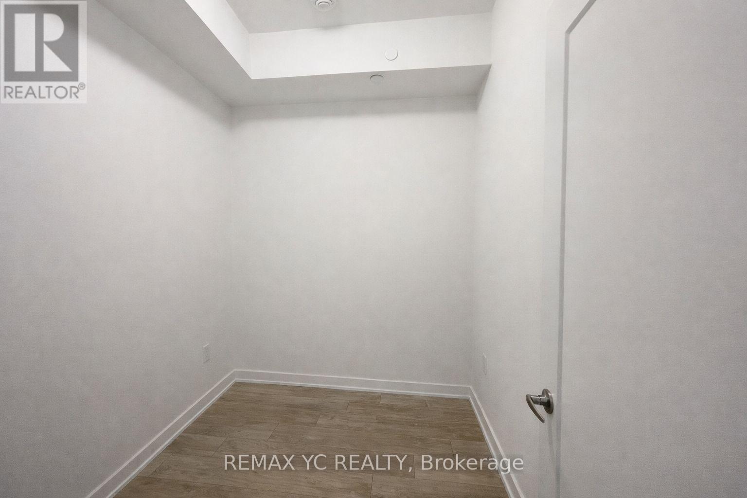 1738 - 135 Lower Sherbourne Street W, Toronto, Ontario  M5A 1Y4 - Photo 4 - C12957228