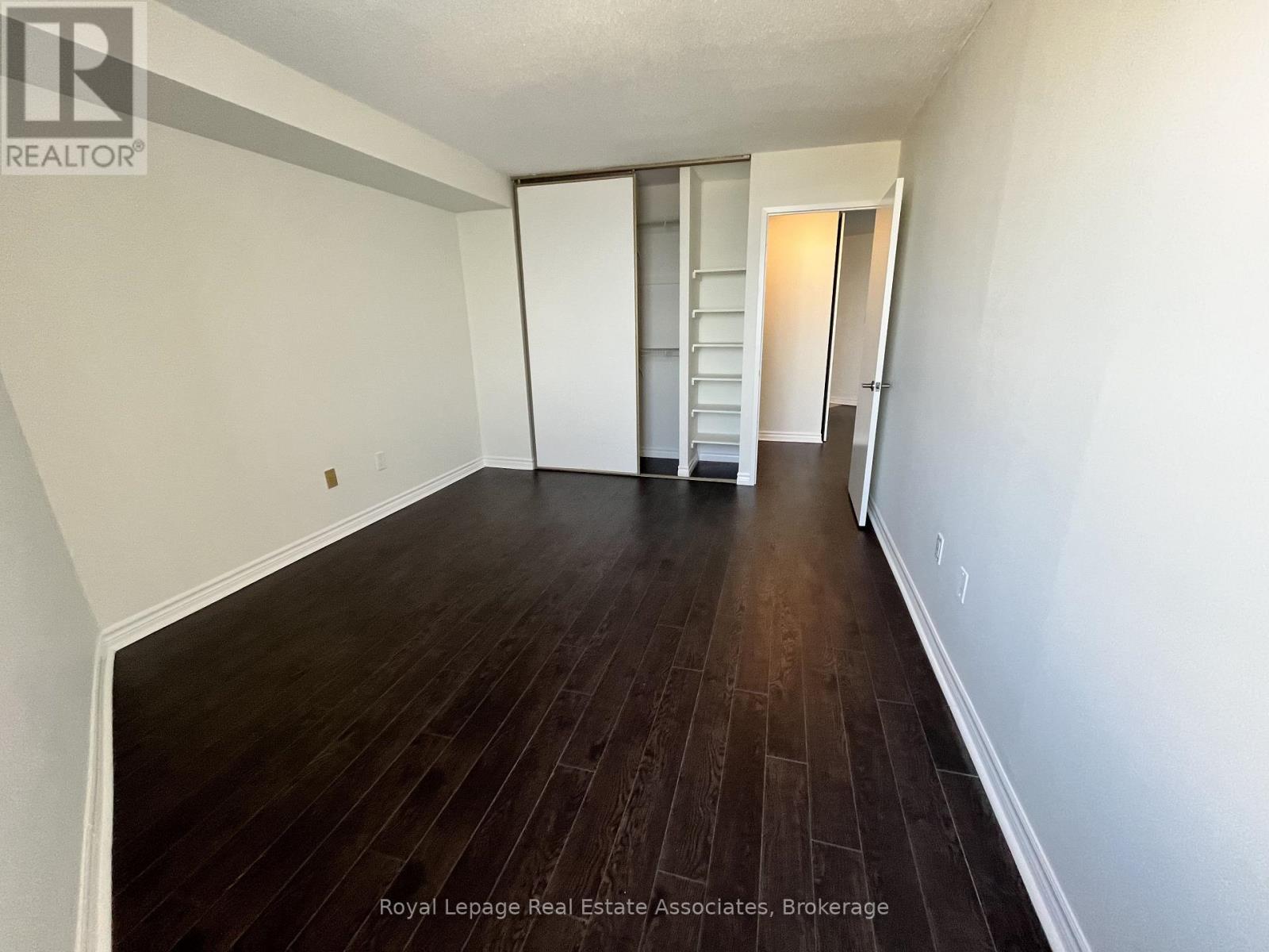 2603 - 270 Queens Quay W, Toronto, Ontario  M5J 2N4 - Photo 6 - C12957236