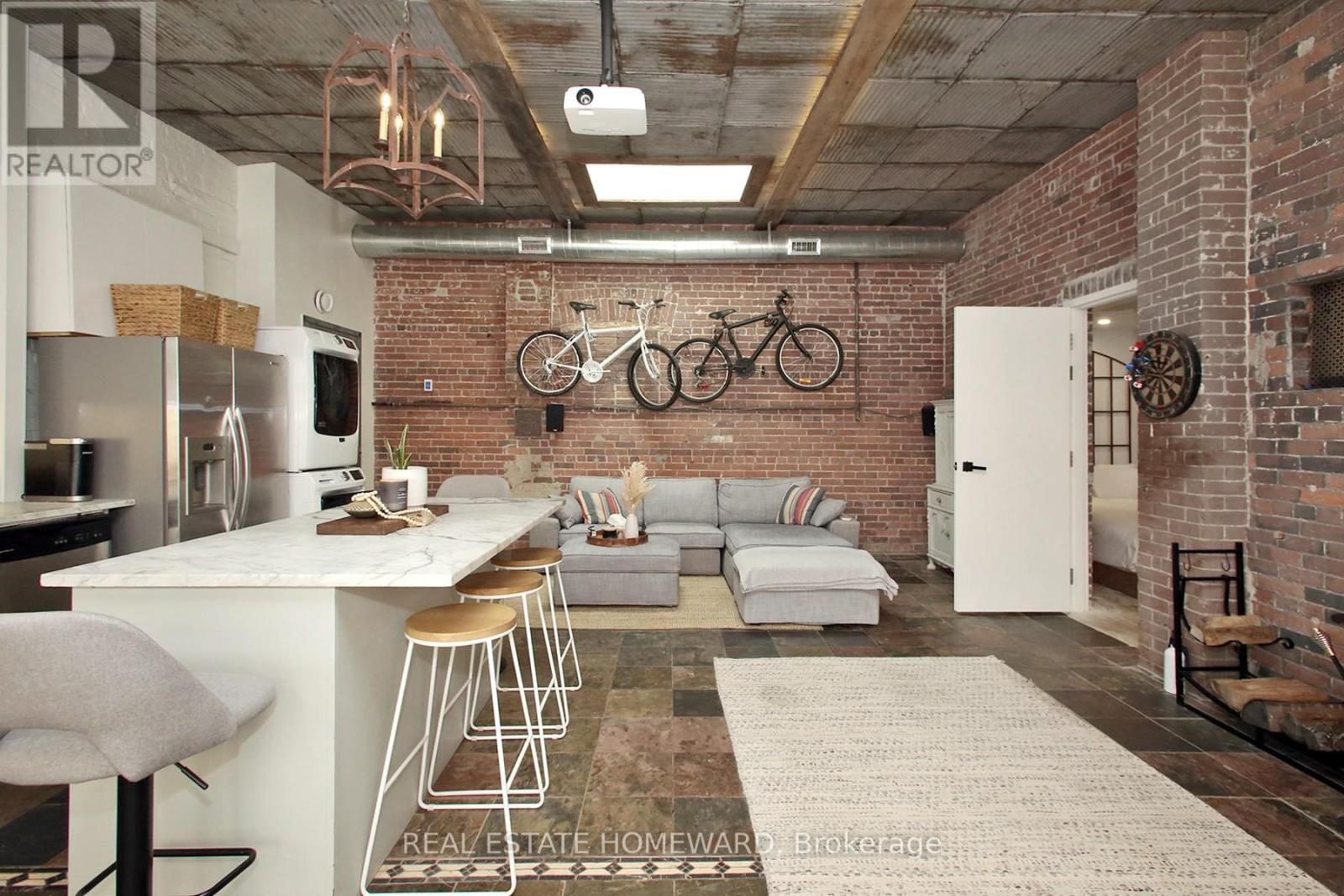 147 Boston Avenue, Toronto, Ontario  M4M 2T8 - Photo 4 - E12957132