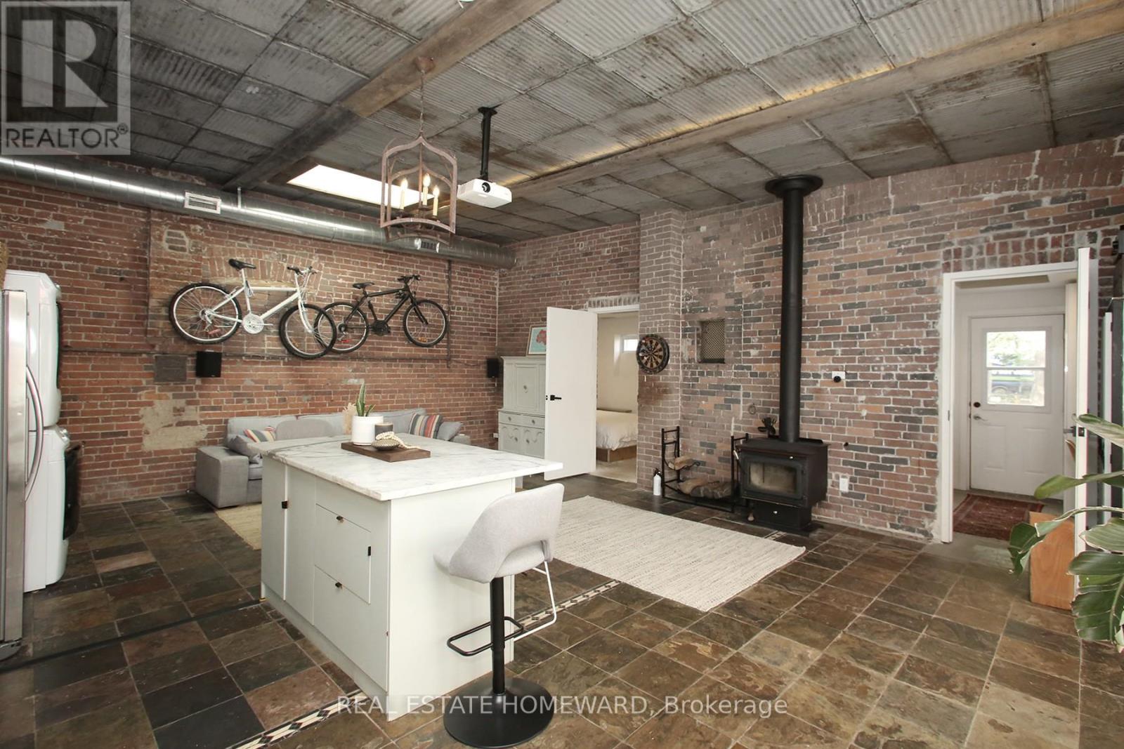 147 Boston Avenue, Toronto, Ontario  M4M 2T8 - Photo 6 - E12957132