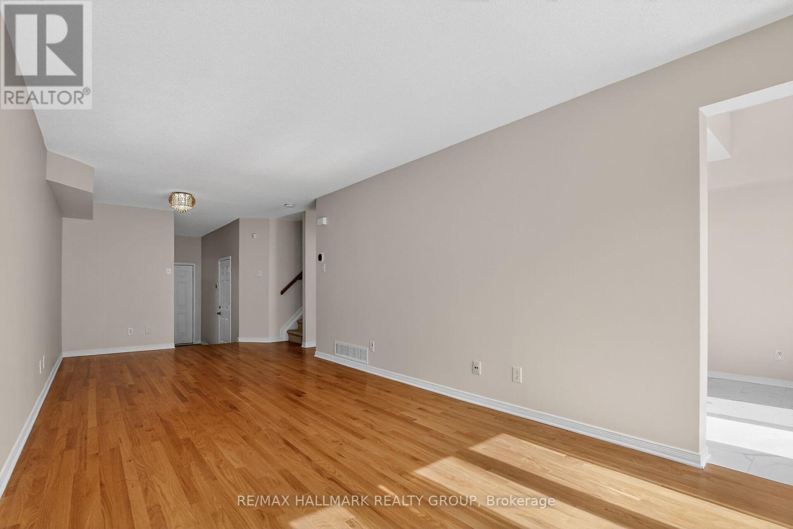 1008 Klondike Road N, Ottawa, Ontario  K2K 0C3 - Photo 10 - X12957194