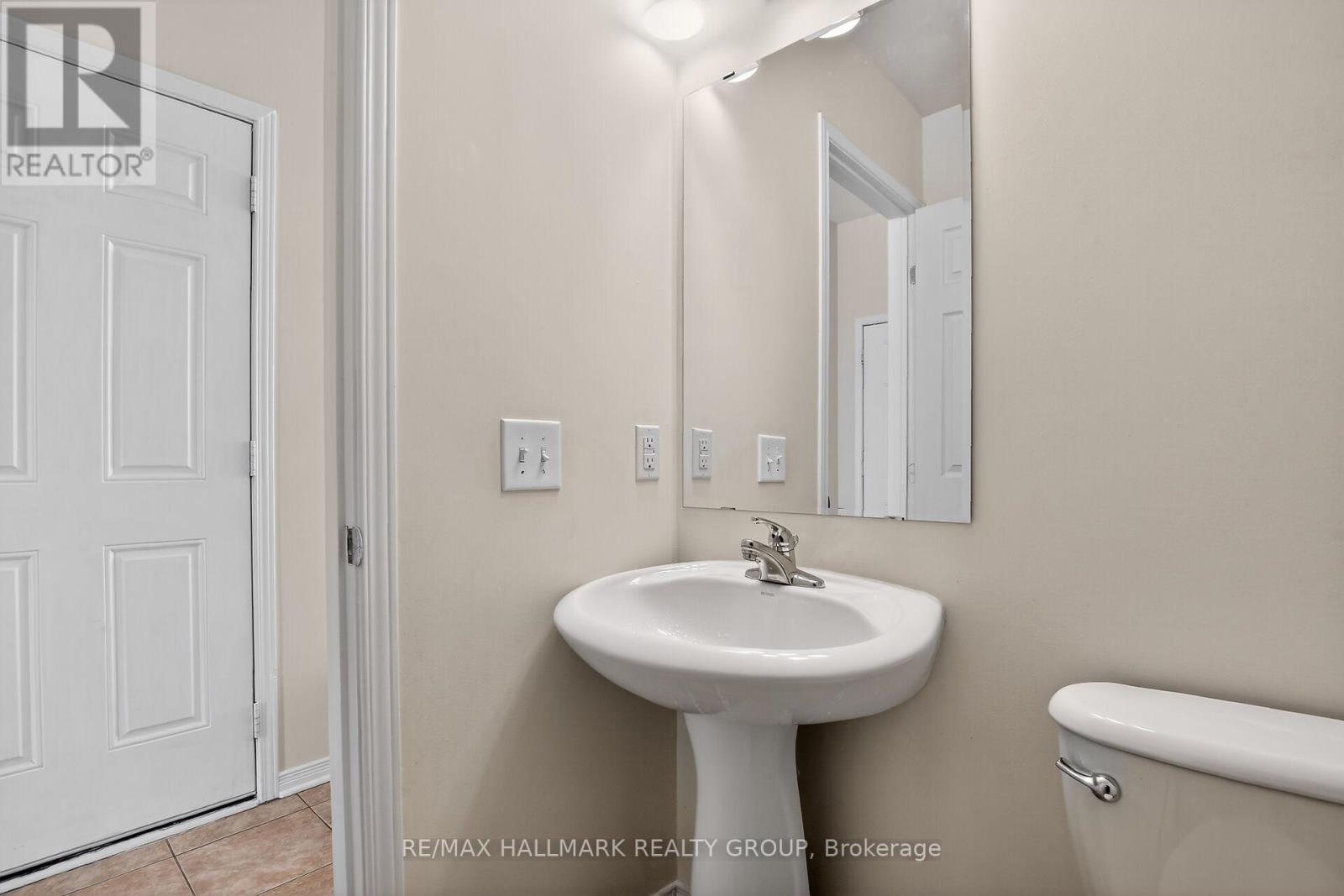 1008 Klondike Road N, Ottawa, Ontario  K2K 0C3 - Photo 5 - X12957194