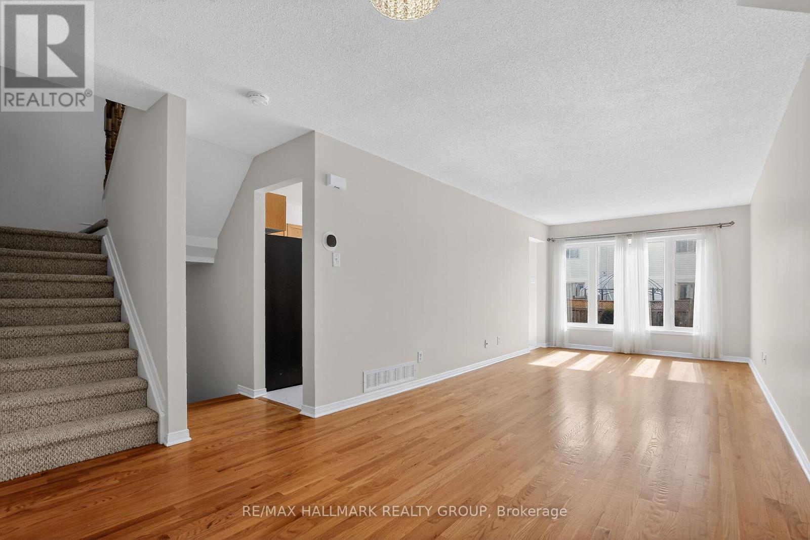 1008 Klondike Road N, Ottawa, Ontario  K2K 0C3 - Photo 6 - X12957194