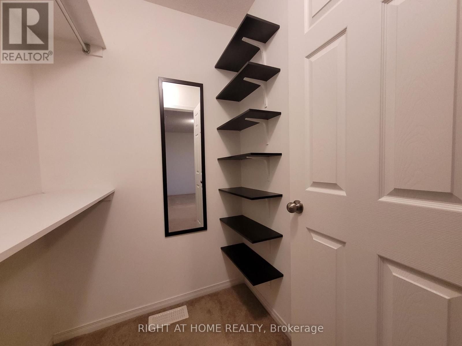 204 Rolling Meadow Crescent, Ottawa, Ontario  K1W 0B1 - Photo 14 - X12957234