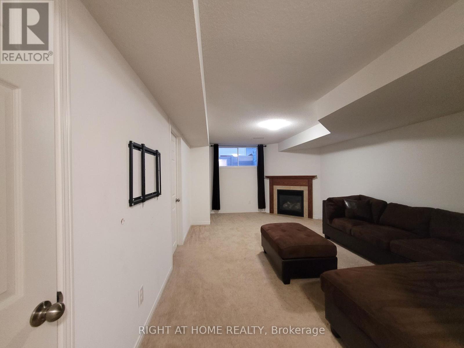 204 Rolling Meadow Crescent, Ottawa, Ontario  K1W 0B1 - Photo 19 - X12957234