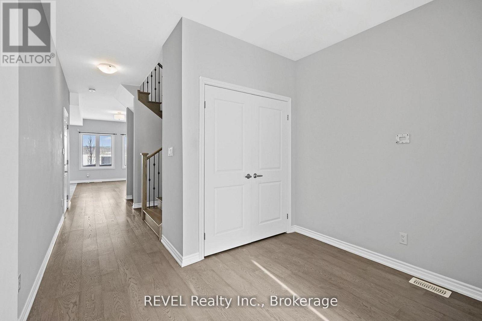 87 Renfrew Trail, Welland, Ontario  L3C 0K2 - Photo 6 - X12957192