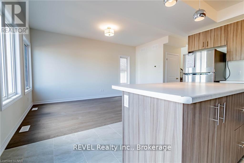 77 Renfrew Trail, Welland, Ontario  L3C 0K2 - Photo 13 - X12957200