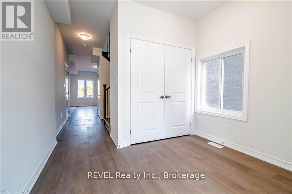 77 Renfrew Trail, Welland, Ontario  L3C 0K2 - Photo 5 - X12957200